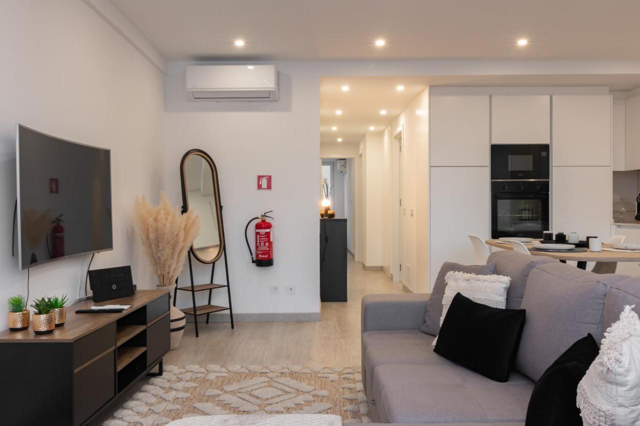 Stylish Apartment W/ River View By Lovelystay Oeiras Esterno foto
