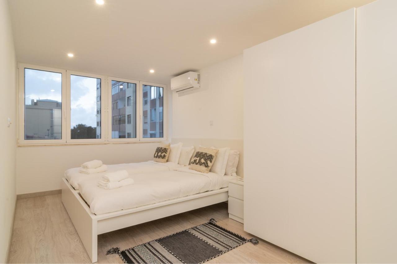 Stylish Apartment W/ River View By Lovelystay Oeiras Esterno foto