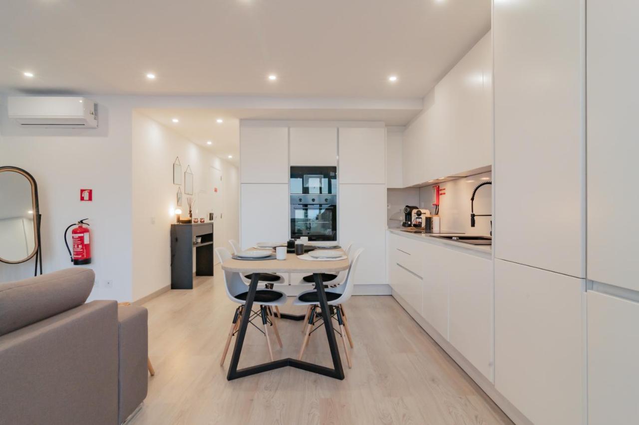 Stylish Apartment W/ River View By Lovelystay Oeiras Esterno foto