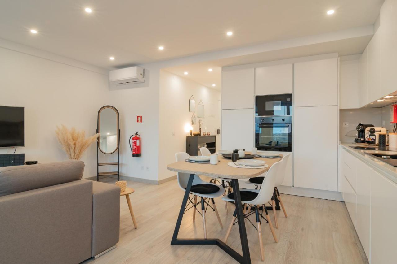 Stylish Apartment W/ River View By Lovelystay Oeiras Esterno foto