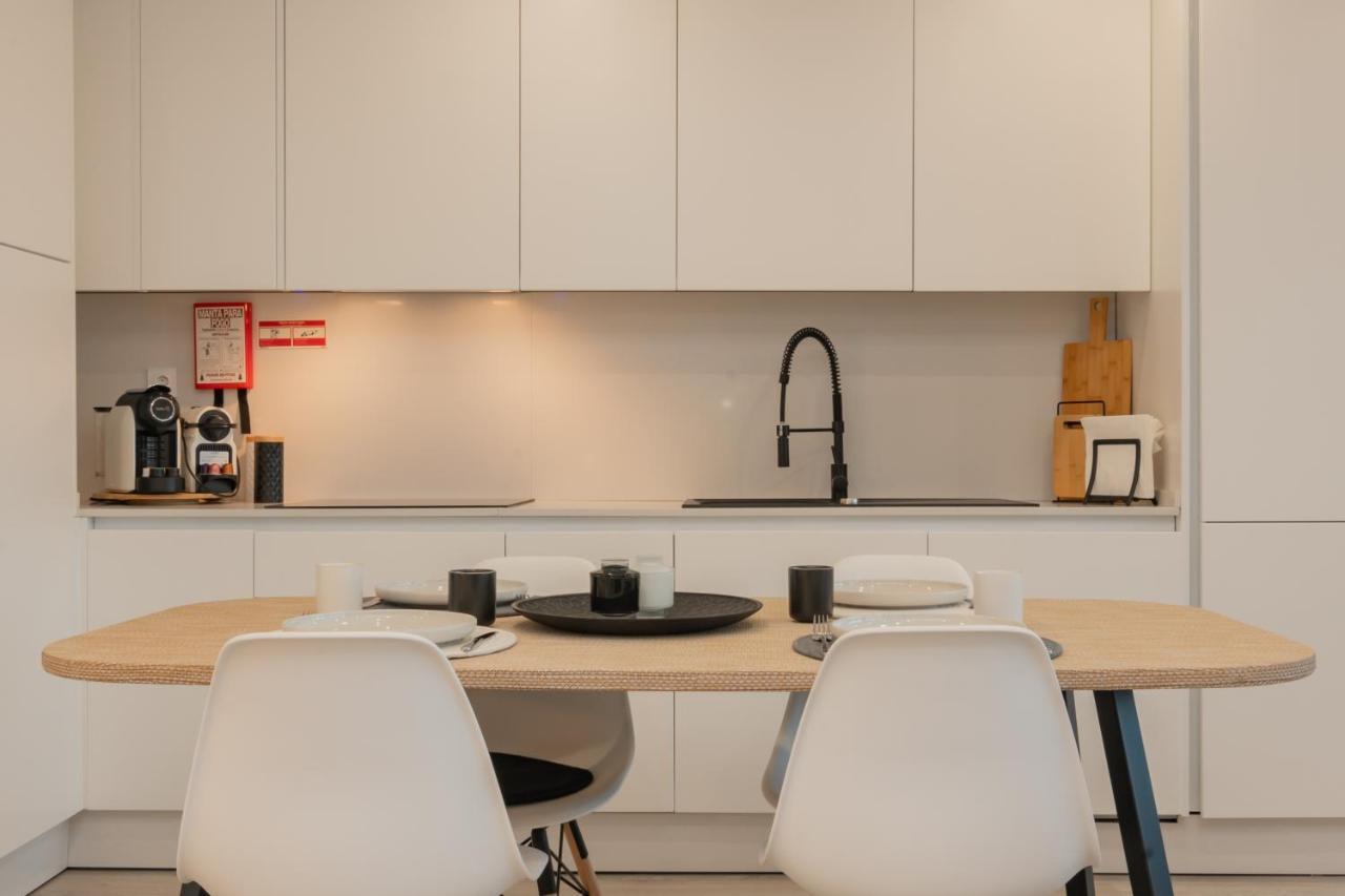 Stylish Apartment W/ River View By Lovelystay Oeiras Esterno foto