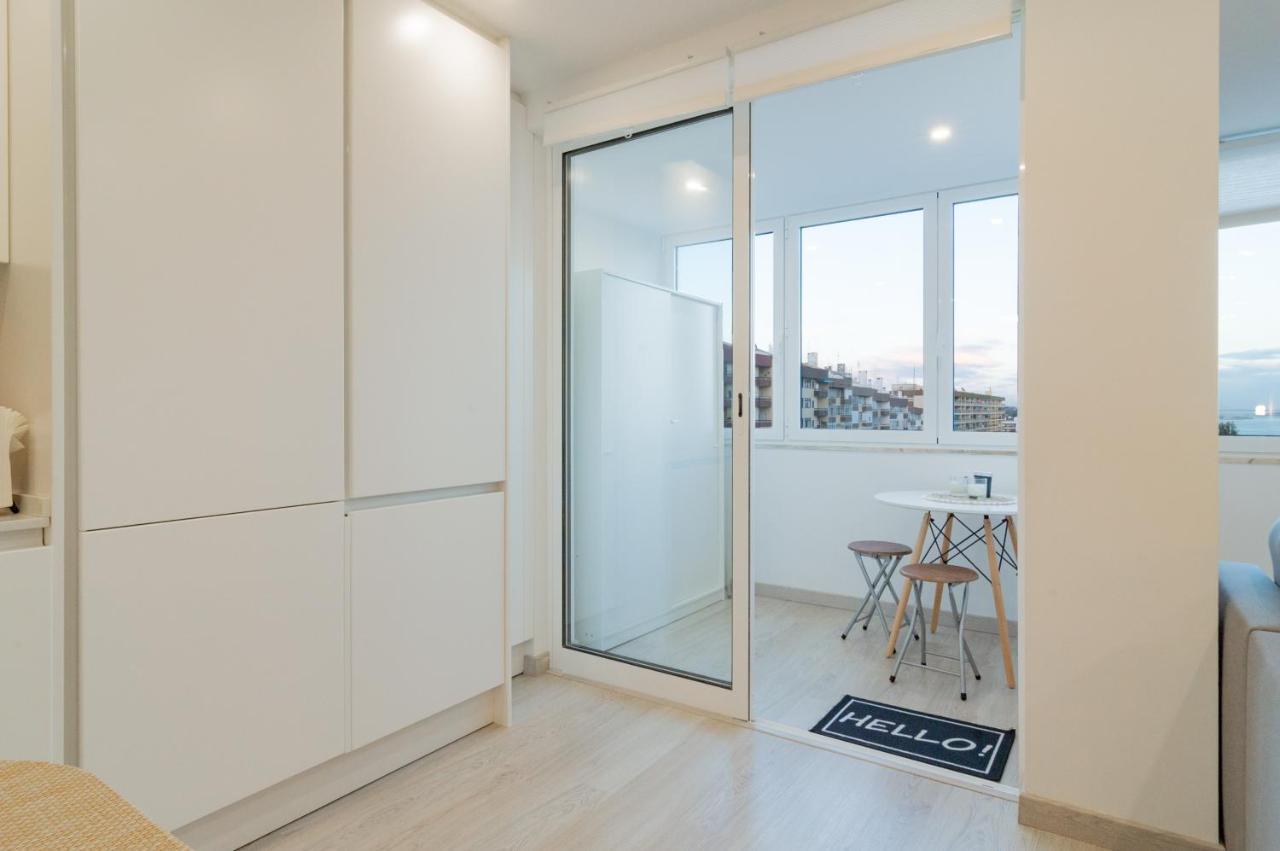 Stylish Apartment W/ River View By Lovelystay Oeiras Esterno foto
