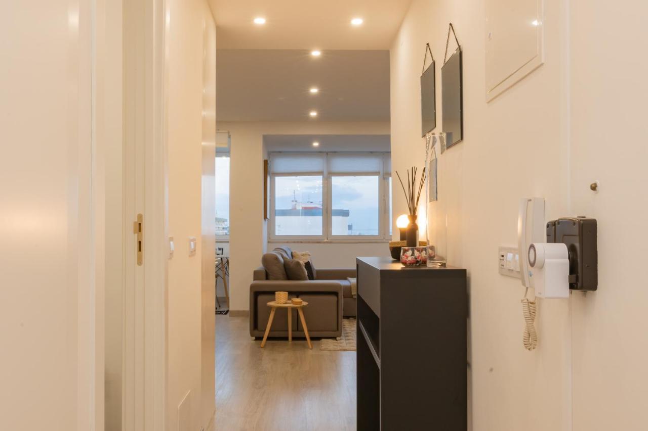 Stylish Apartment W/ River View By Lovelystay Oeiras Esterno foto